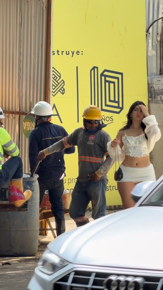 Disculpas por no dejarlos trabajar 🤫 porn video - Secreto Mio