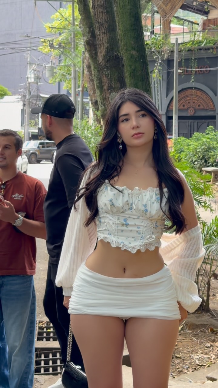 Qué tal me luce el blanco 🤍🤍? porn video - Secreto Mio