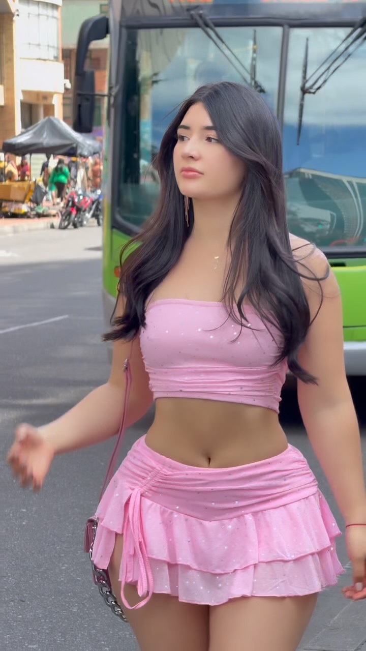 Feliz 20 de Julio 🌸 - Beautiful Latina Video | Secreto Mio Perfect Latina