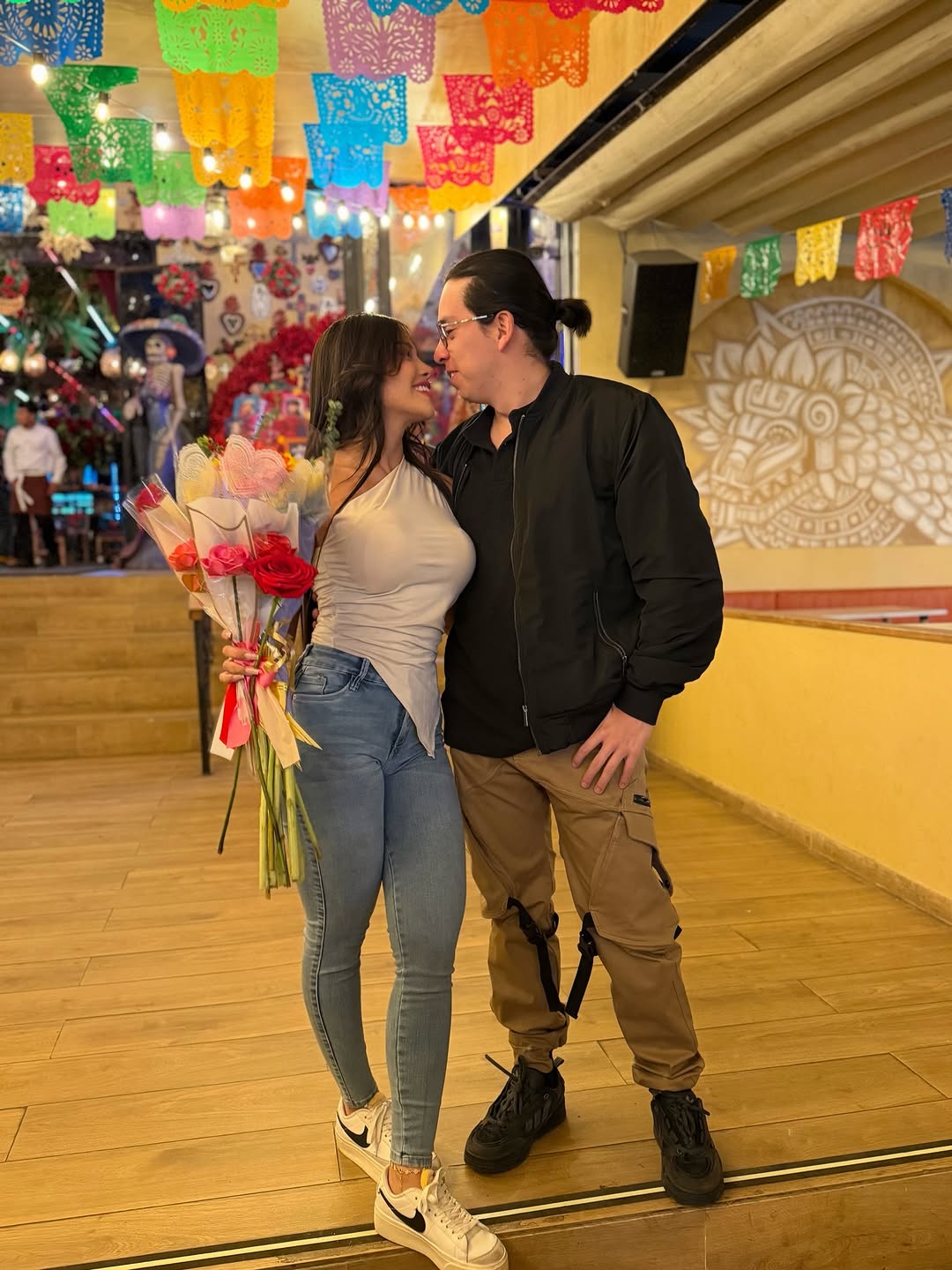 Eres la mujer que uno cree que jamás va a encontrar y el tipo de persona que uno piensa que no existe, y yo el afortunado de poder estar a tu lado toda la vida❤️ 
Te amo con todo mi corazón, eres todo lo que está bien, todo lo hermoso y lo mejor de este mundo❤️ porn video - Secreto Mio