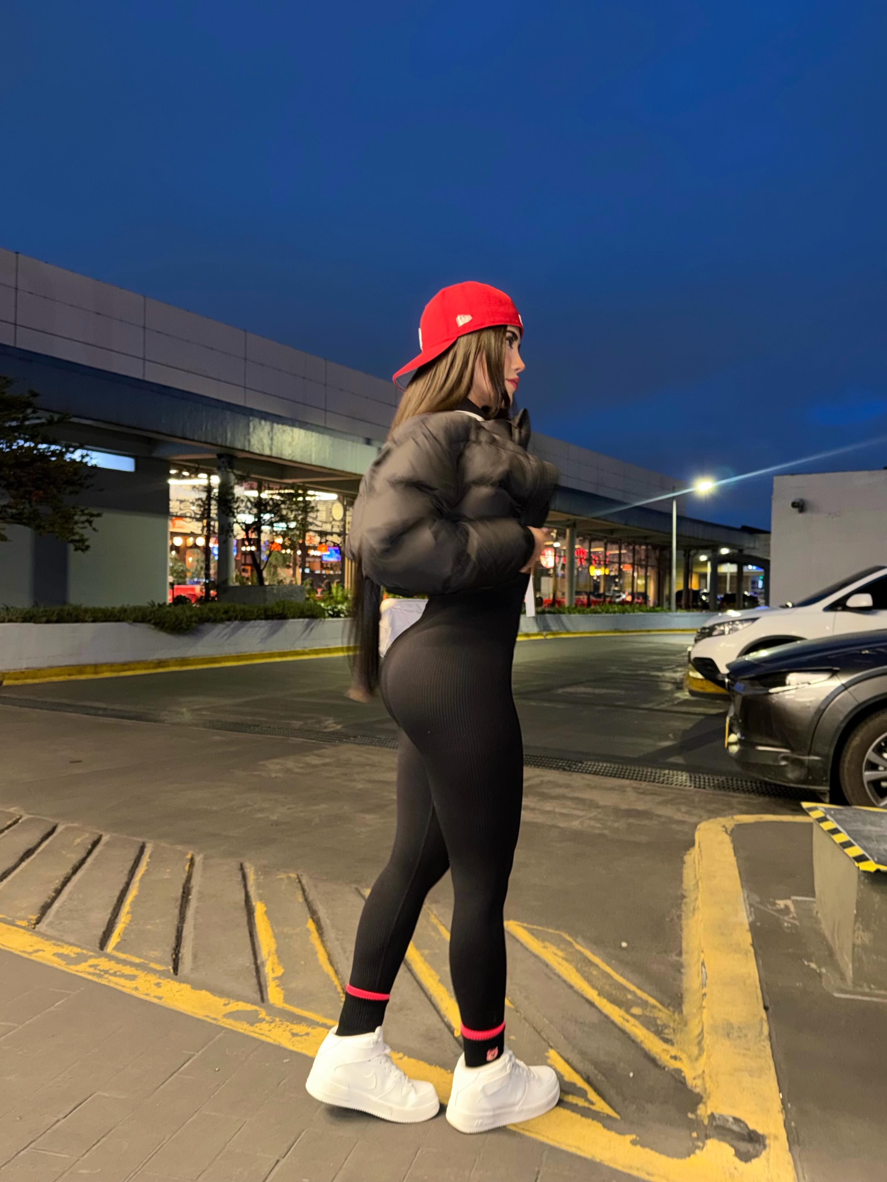 POV: la gorra hizo todo el outfit❤️ 2