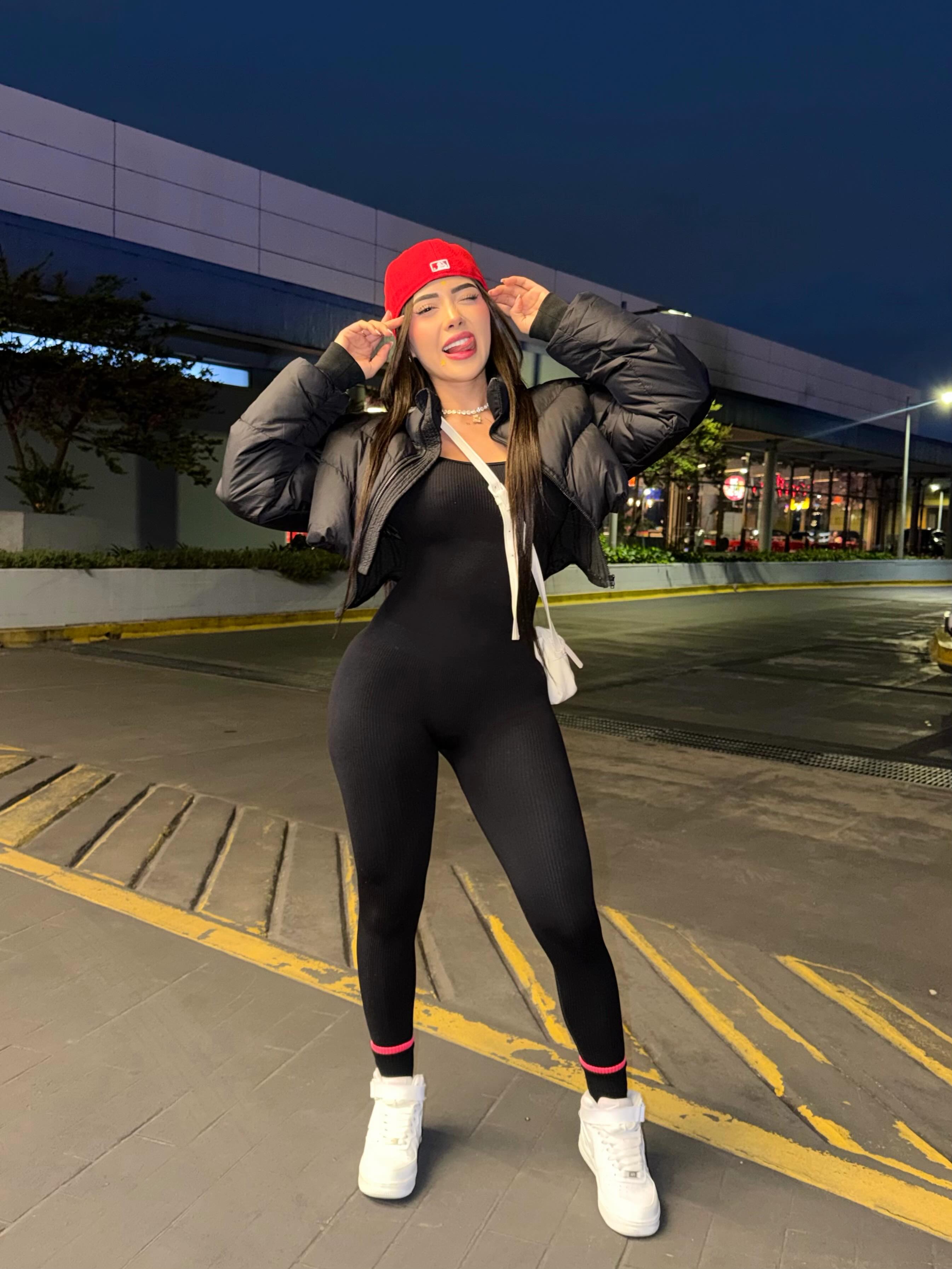 POV: la gorra hizo todo el outfit❤️ 5