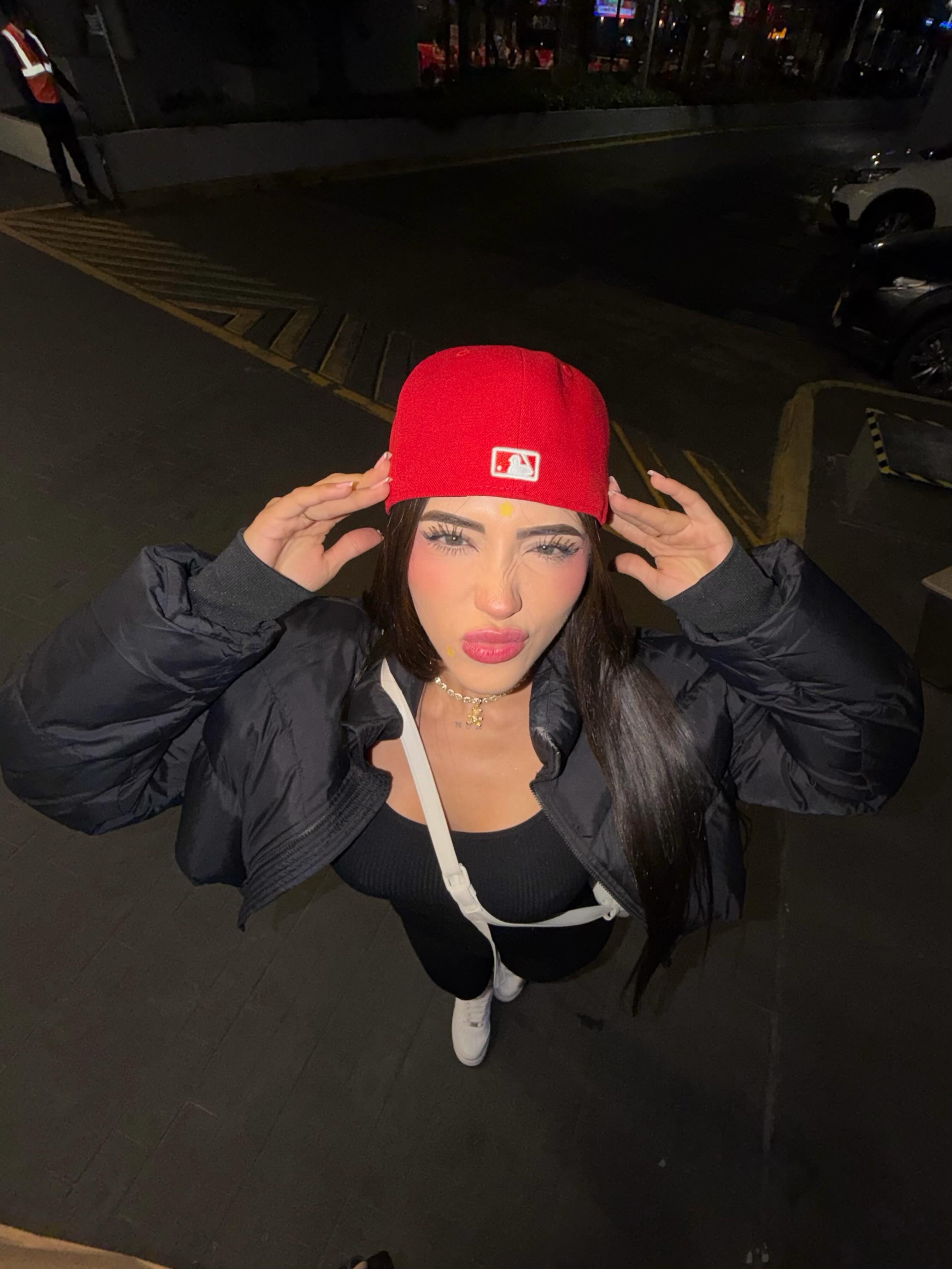 POV: la gorra hizo todo el outfit❤️ 6