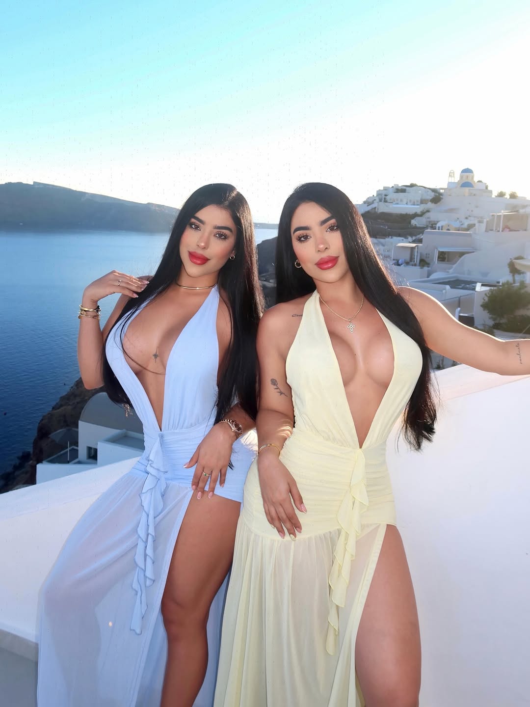 El cielo, el mar de Santorini y nosotras… la combinación perfecta 🩵✨ porn video - Secreto Mio