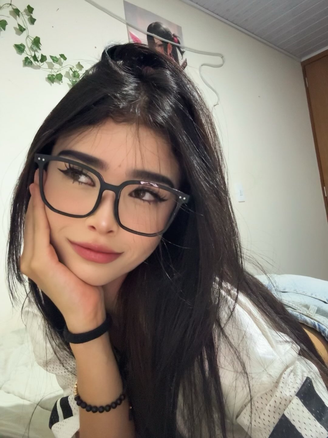 🫰🏻 4