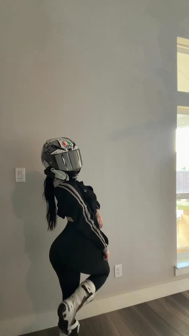 i’m getting a cat saturday 🐈‍⬛ 

#explore #fyp #tiktok porn video - Secreto Mio