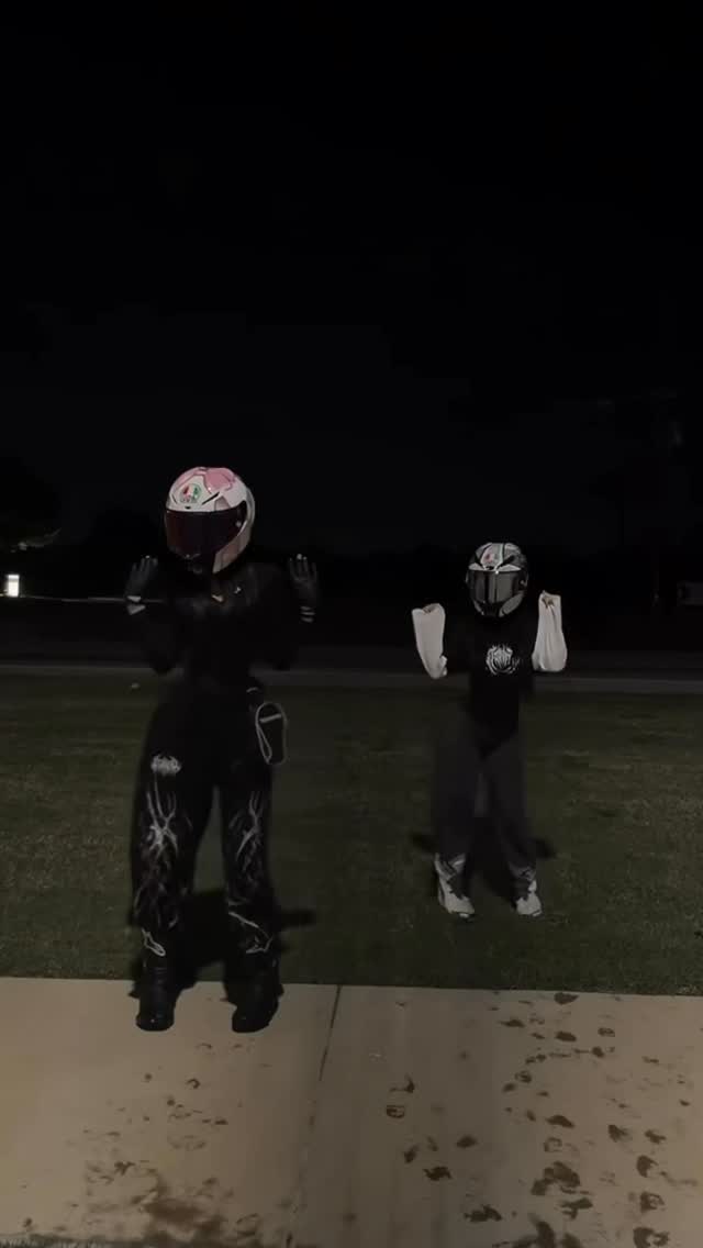 me and twin 😛  

#biketok #biker #viralvideos porn video - Secreto Mio