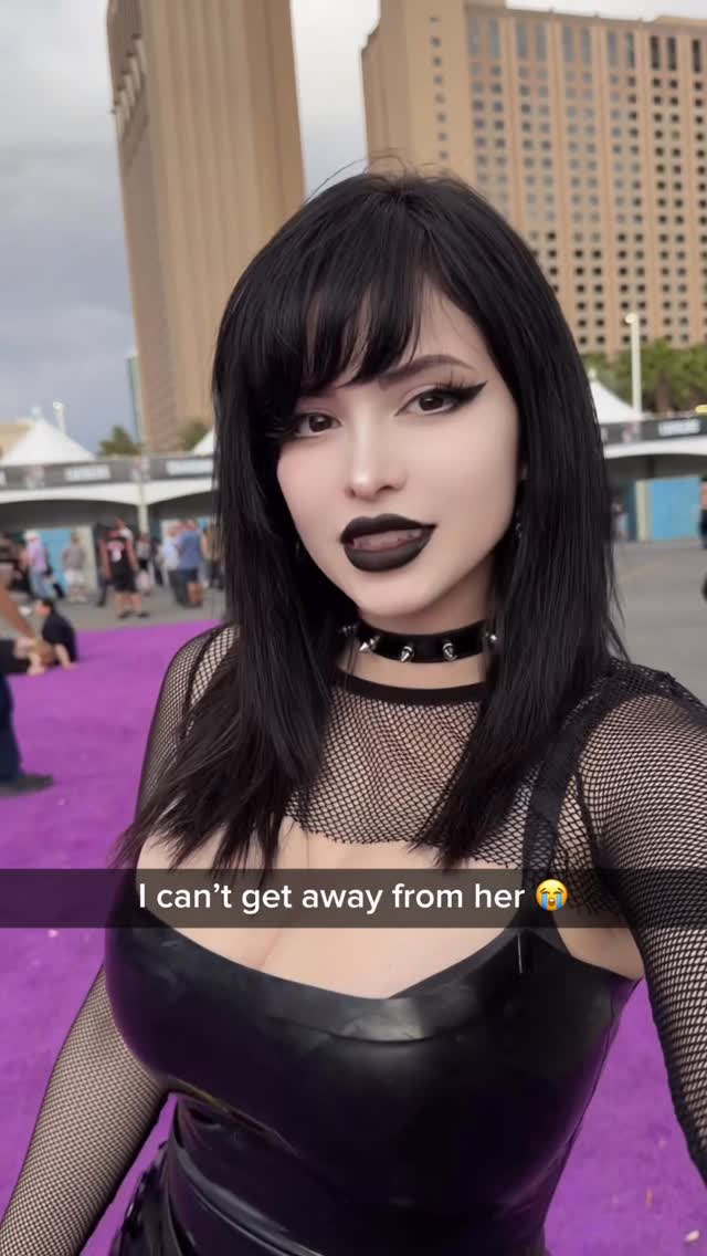 Just know I’m at every single show 

#goth #gothgirl #sicknewworld porn video - Secreto Mio