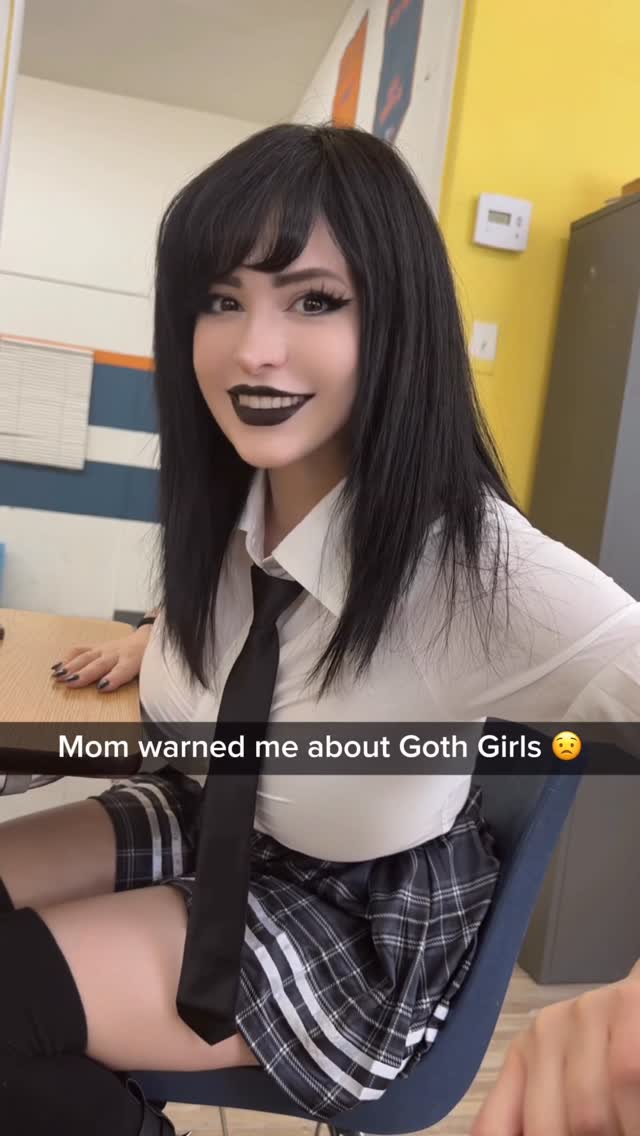 You’ll be the one doing homework btw 

#goth #gothgirl #alt porn video - Secreto Mio