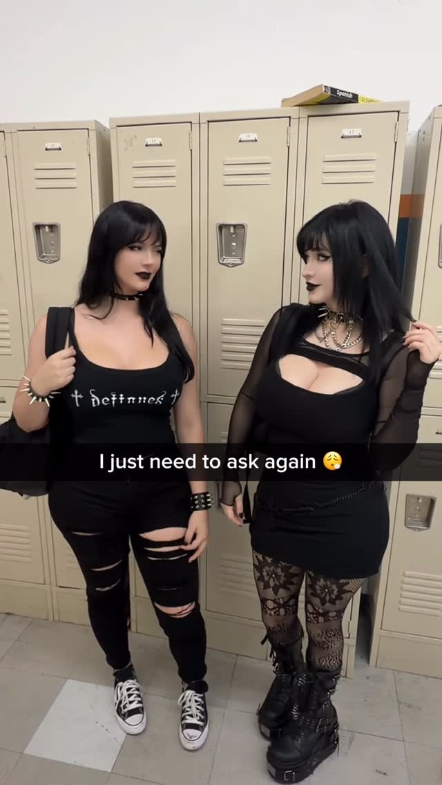 Maybe yes no idk :) 

#goth #gothgirl #lol porn video - Secreto Mio