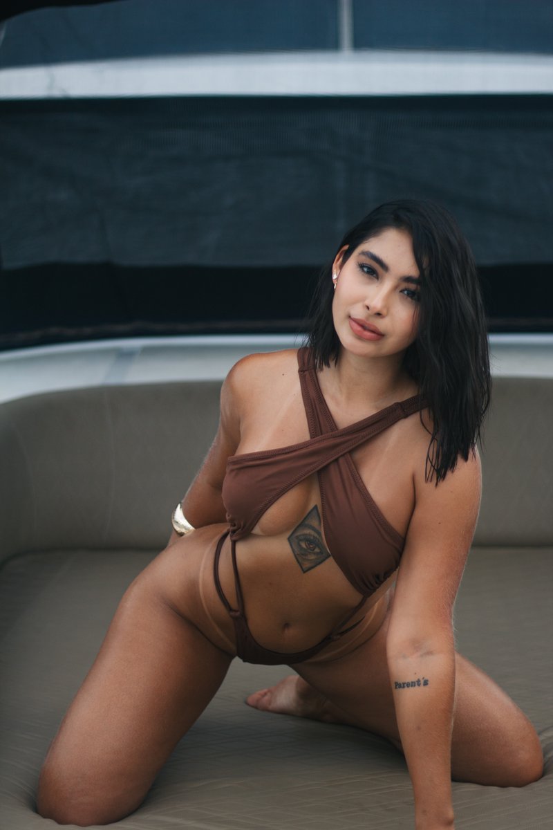 Daniela Antury aesthetic photo - Secreto Mio