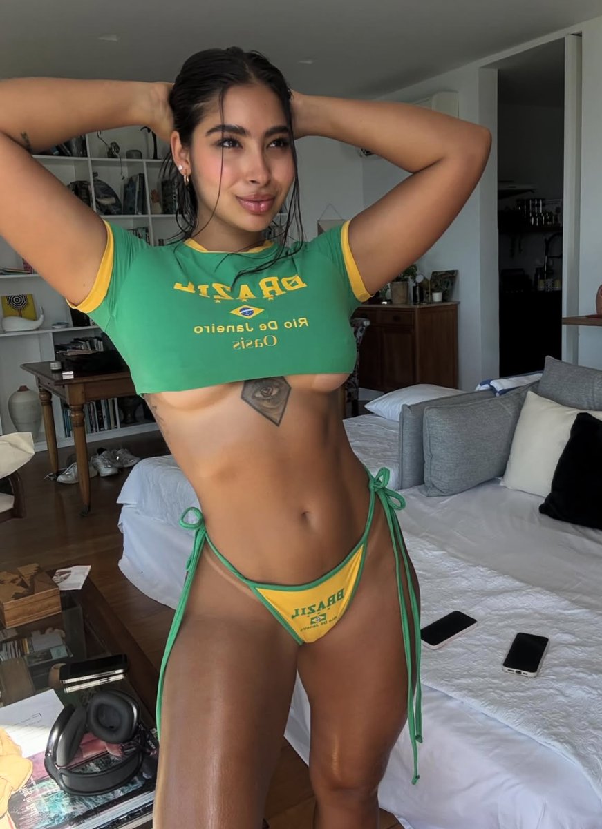 Daniela Antury aesthetic photo - Secreto Mio