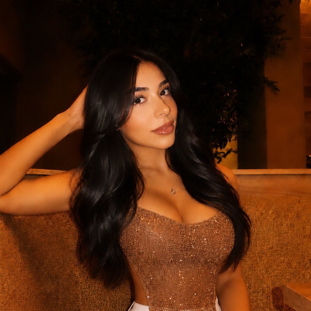 Viviana Garcia Latina influencer | Secreto Mio