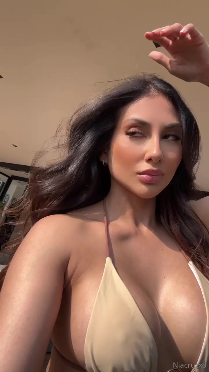 Nia Cruz porn video - Secreto Mio