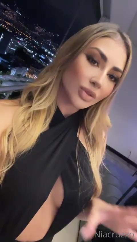 Nia Cruz porn video - Secreto Mio