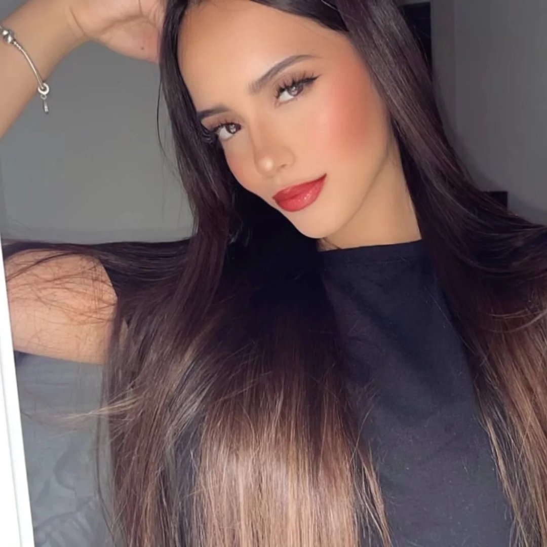 Paula Serrano Latina influencer | Secreto Mio