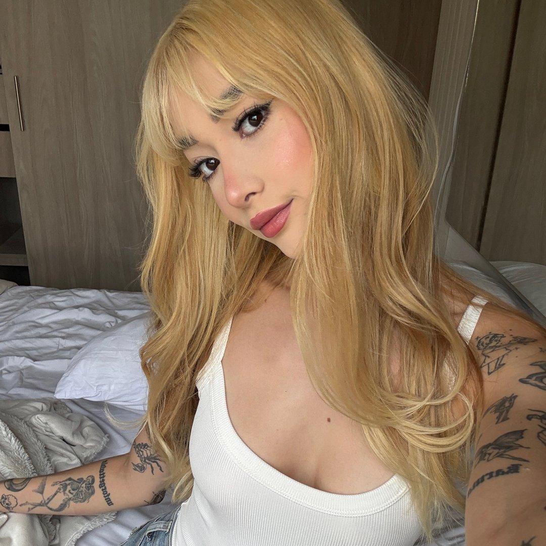 Manuela Restrepo Latina influencer | Secreto Mio